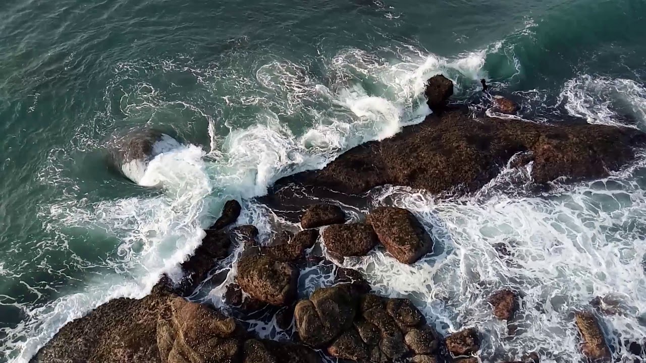 kanyakumari sea wave scene
