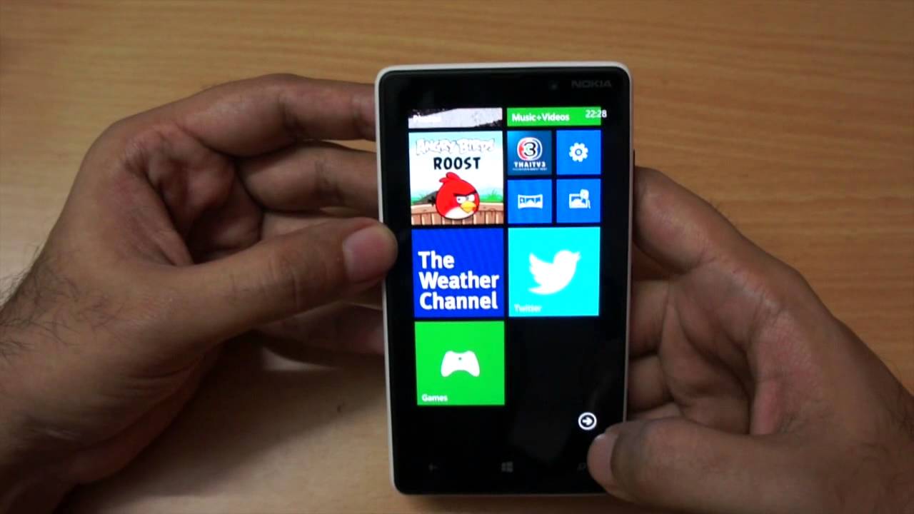 Nokia Lumia 820 Windows Phone Unboxing & Overview