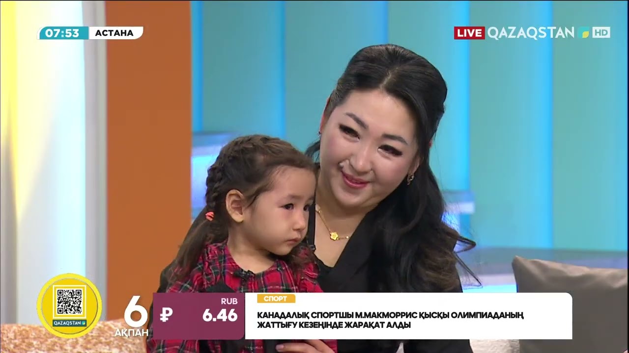 Әлеуметтік желіде отбасымен бірге ән шырқап, көпшіліктің ықыласына бөленген Рустамбековтер.