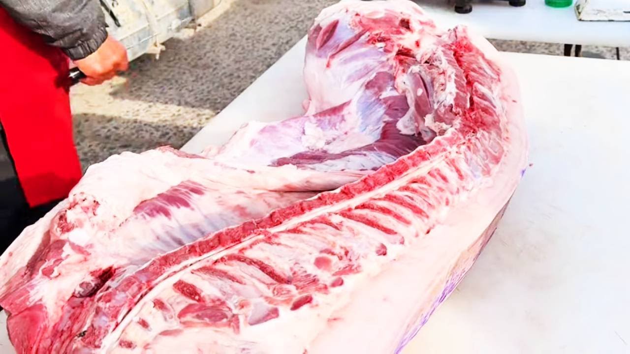 老孟這豬肉攤太火了！兩頭豬九點多就賣光，買肉的人排著大長隊【立福128】
