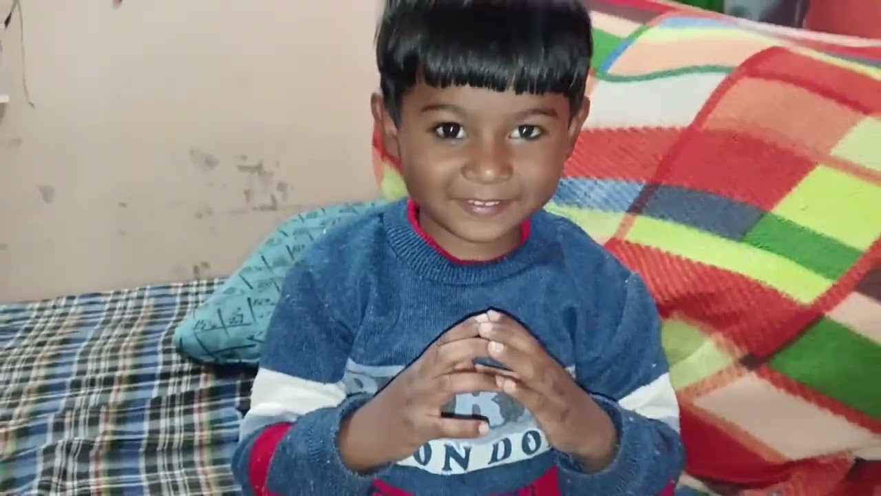 आज मैंने बनाया है फर्स्ट टाइम आलू के बरूले इसी के साथ दोस्त के घर पर आ गया दोस्त का पार्सल 🖇️🤌😆