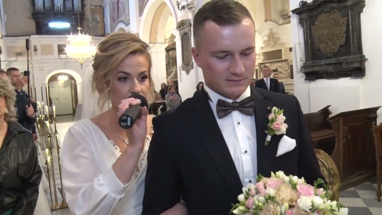 Panna Młoda śpiewa na swoim ślubie - Wśród tylu dróg (2024)