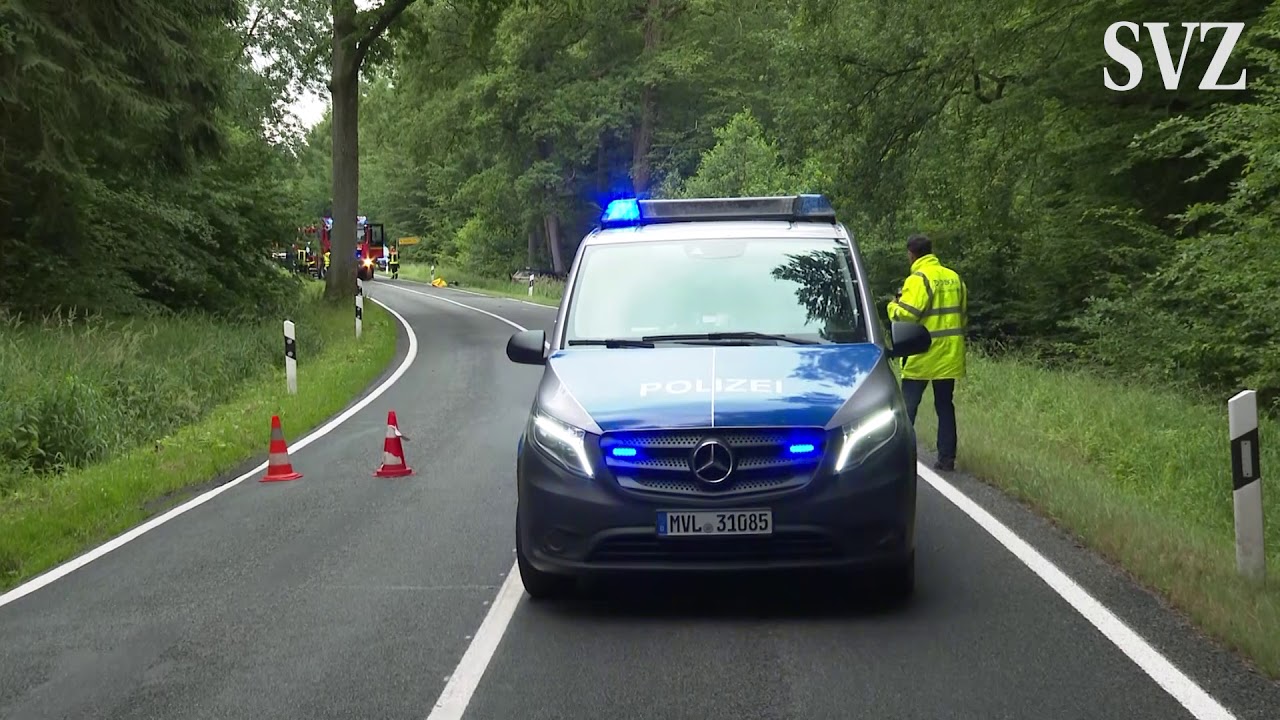 36-Jähriger fährt gegen Baum und stirbt