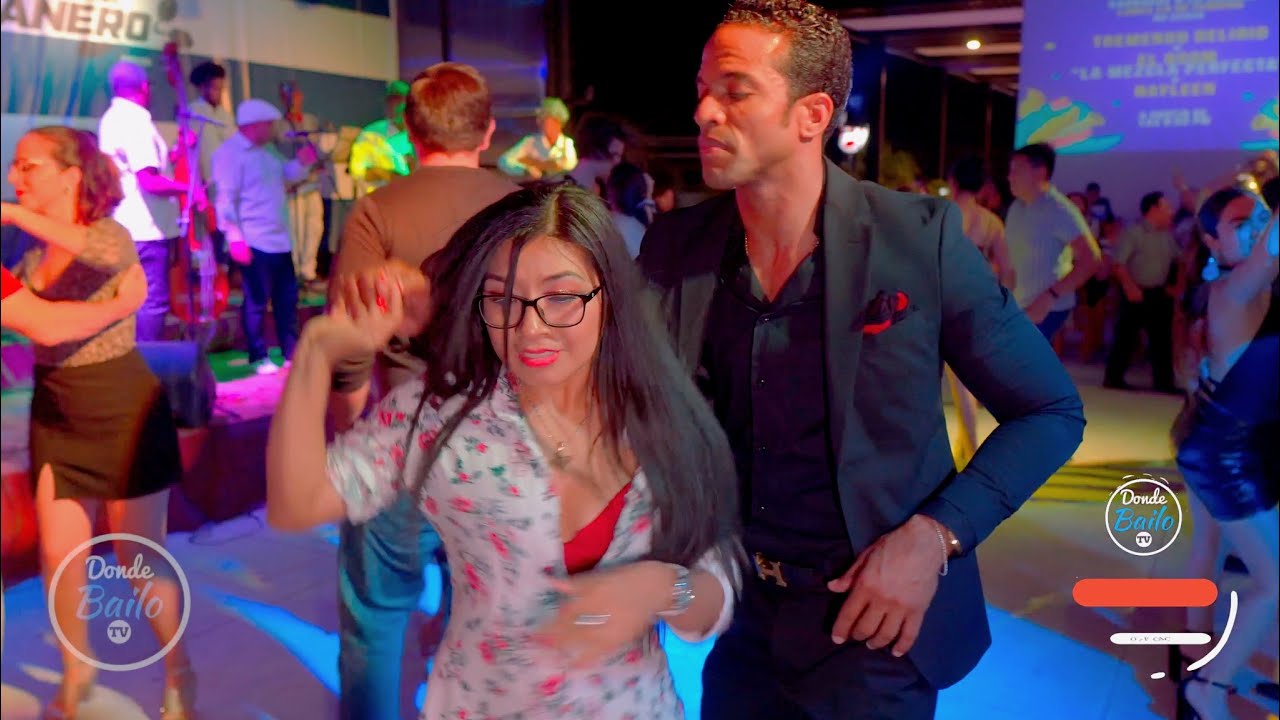 Maykel Fonts Bailando Salsa en México