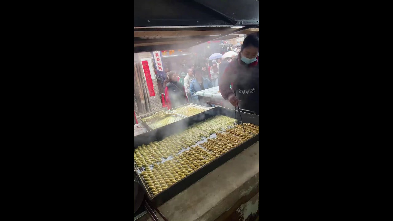 Magical Chinese street food 神奇的中国街头美食  不思議な中国の街グルメ