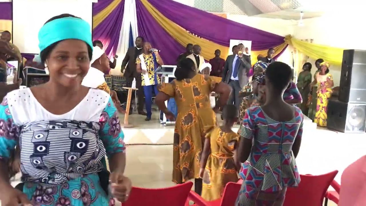 Hot Pentecostal Praise in Kusaal by Elder Collins, Bawku Central