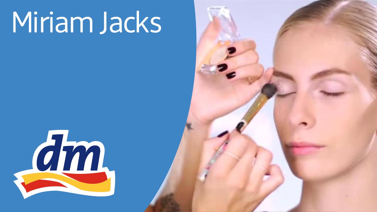 Schminktipps aus der L'Or&eacute;al Make-up Lounge: Miriam Jacks erkl&auml;rt die perfekte Make-up  Grundierung
