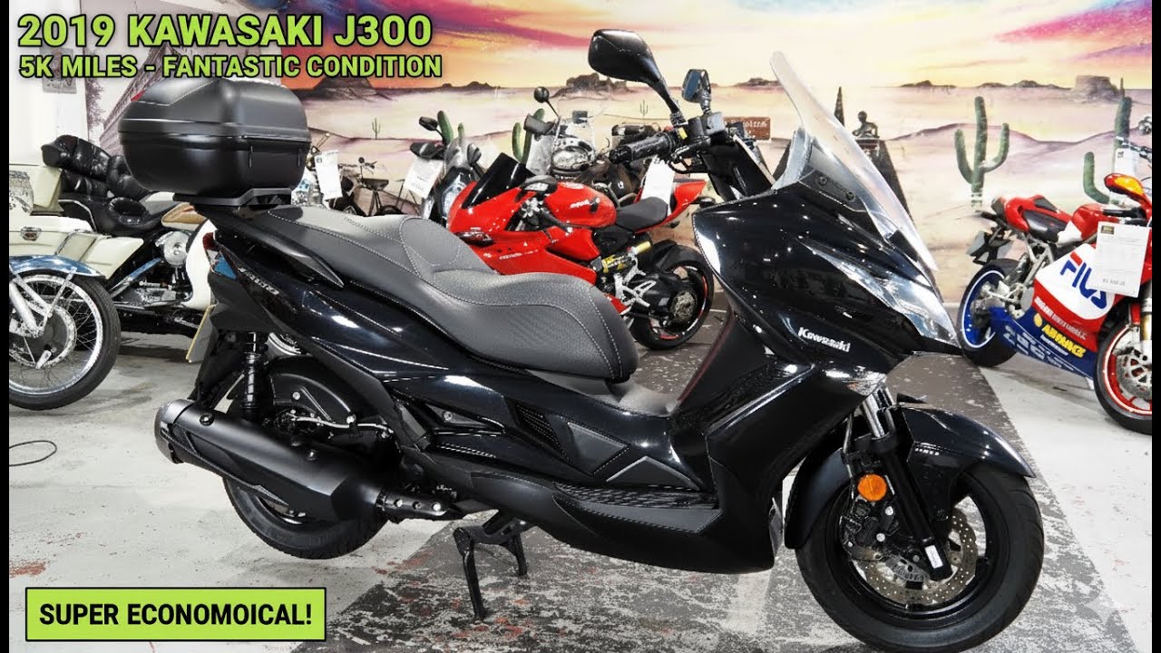 Слышите, как он работает! Продаётся скутер Kawasaki J300 Maxi Scooter 2019 года с небольшим пробе...