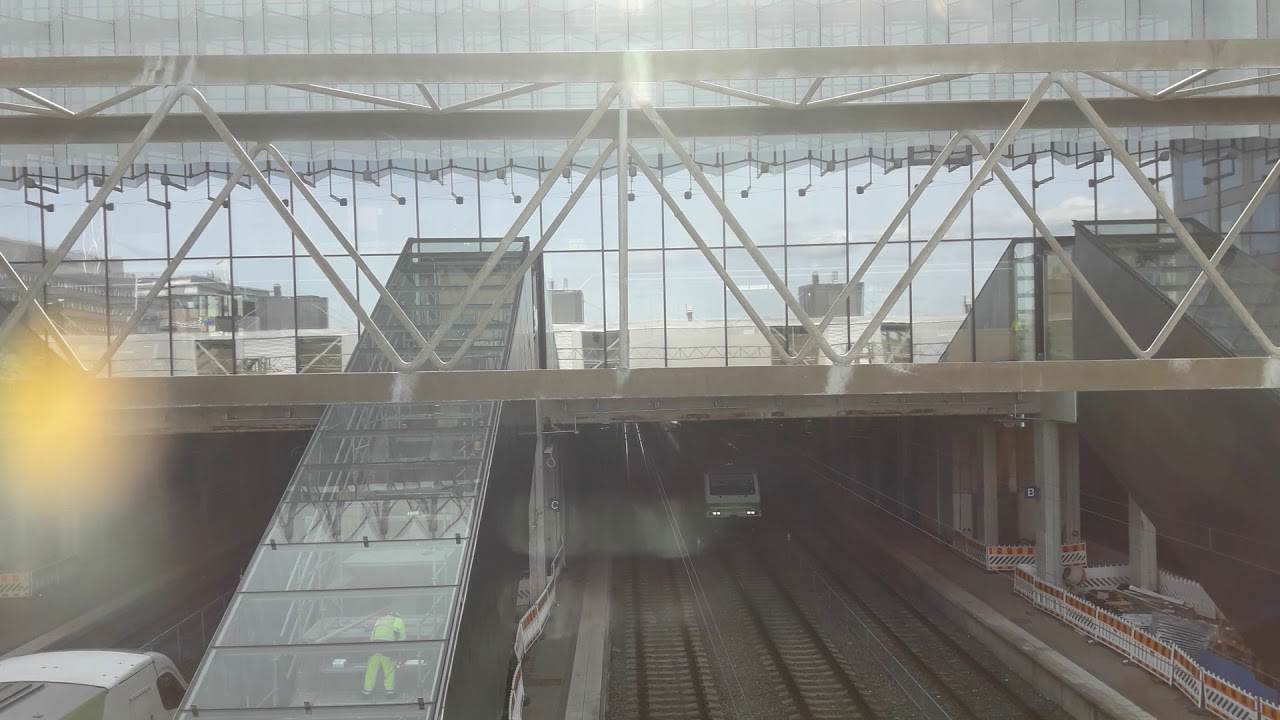 Ic Ohittaa Pasilan Ja Pendolino Saapuu Ja L&auml;htee Pasilan Asemalta