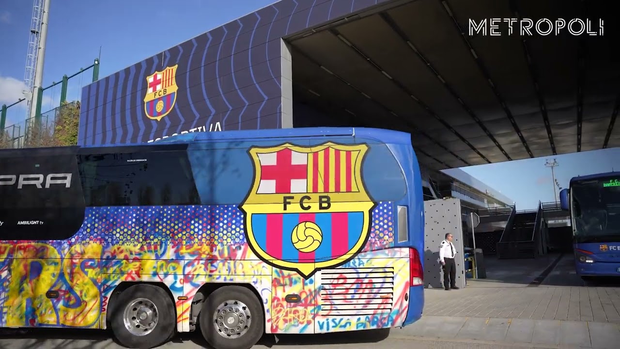 Así trabajan los Guilles, los mossos motoristas que blindan el Barça PSG