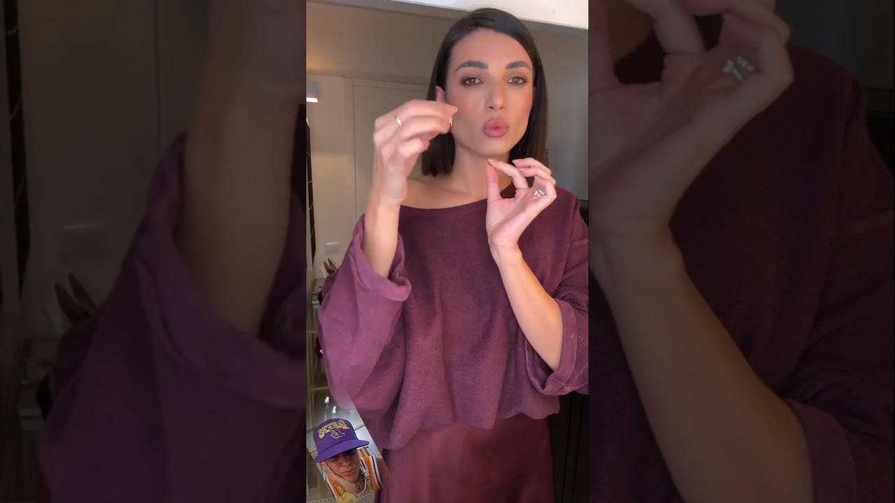 REBECCA STAFFELLI gets ready...in rosso bordeaux &hearts;️
