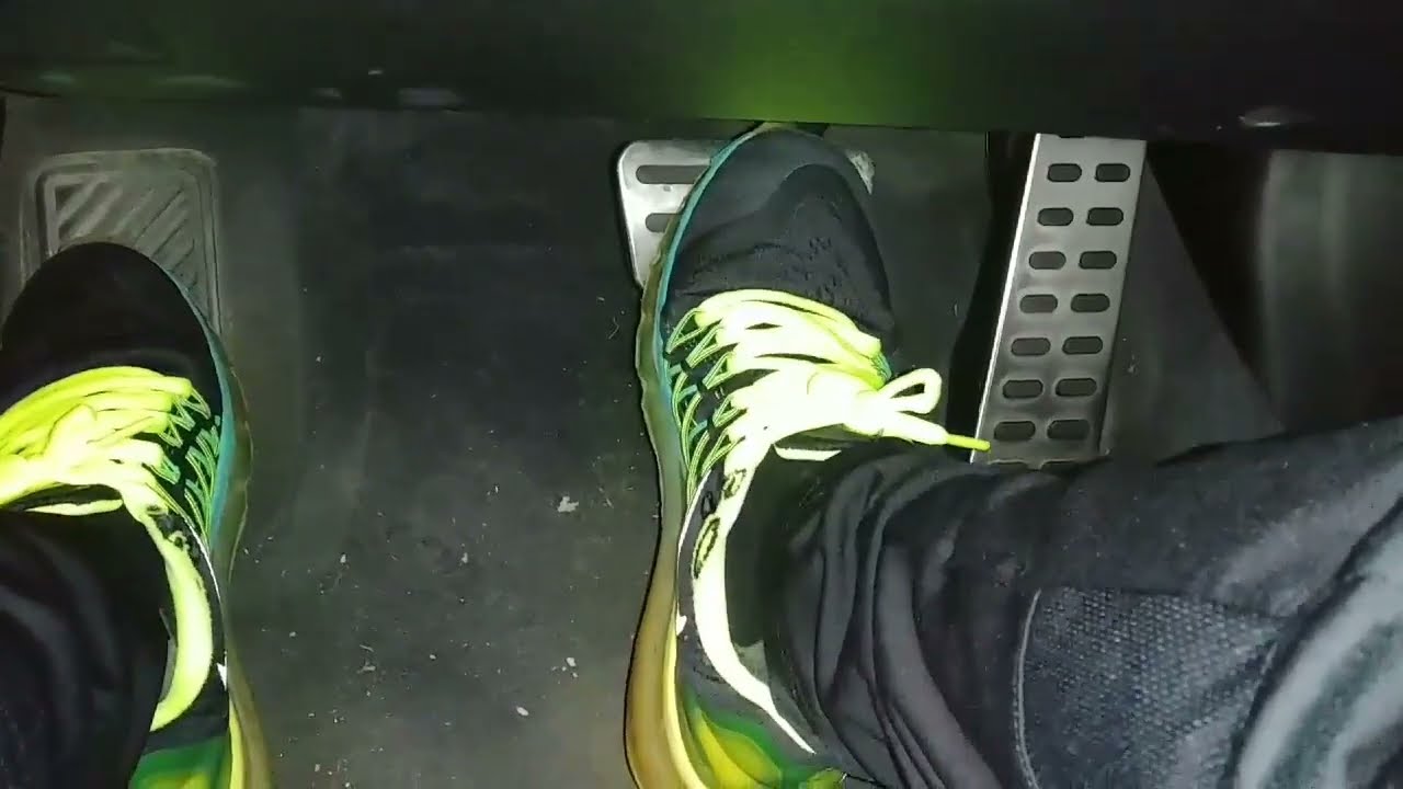 Pedal work in Nike Airmax 2015 & Black socks (Sep. 12. 2022)