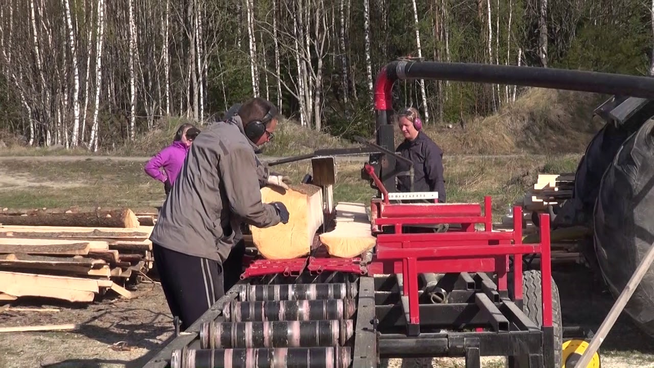 Lautaa, lankkua, hirttä