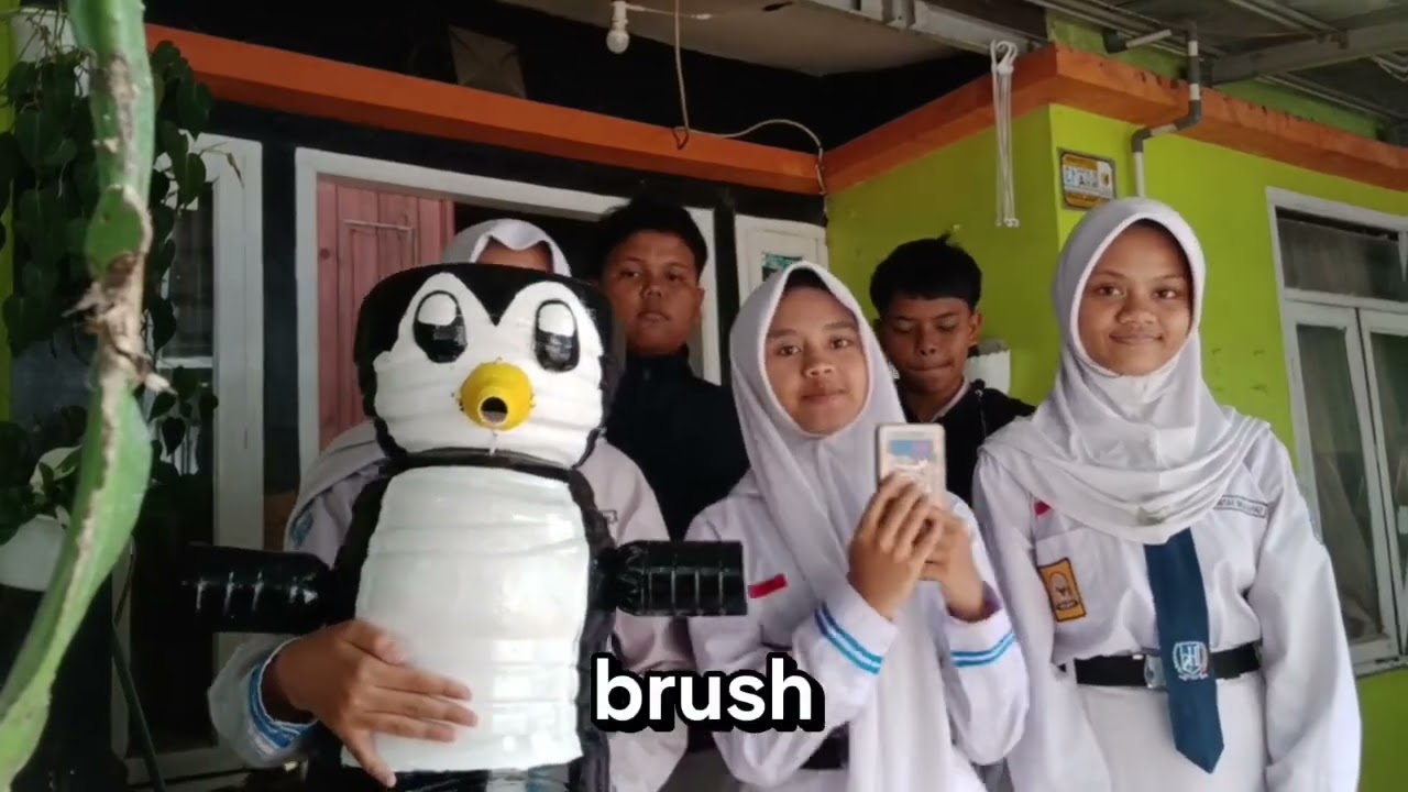 Pot pinguin dari galon bekas 🐧 | Kelompok 4 #recyclingtrash