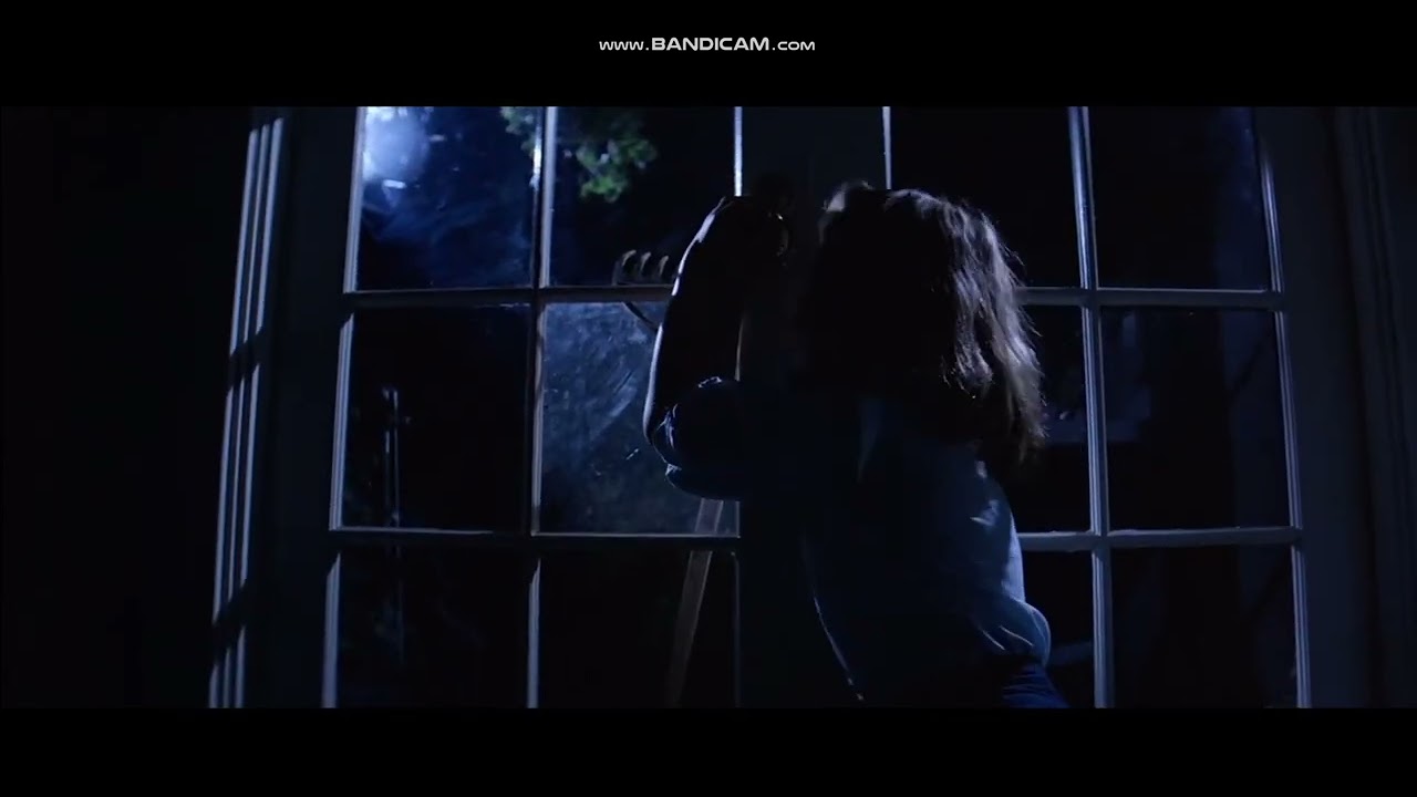 Halloween (1978) Laurie Finds Annie, Bob and Lynda's Bodies!