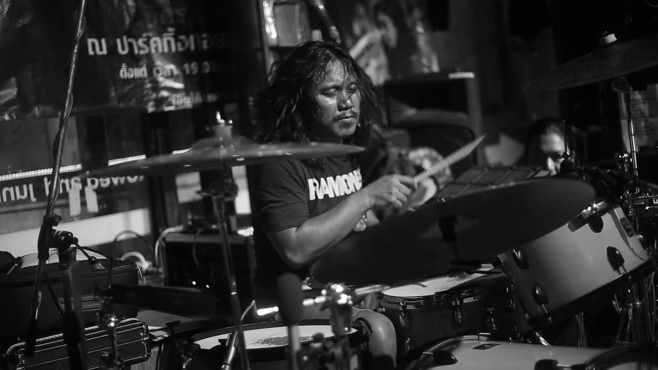 หลงวัฒน์ - แซ็ก I-zax / ชำนาญ Syam / ใหญ่ LOSO / เอก Taxi - Little Rock live at Parking Toys