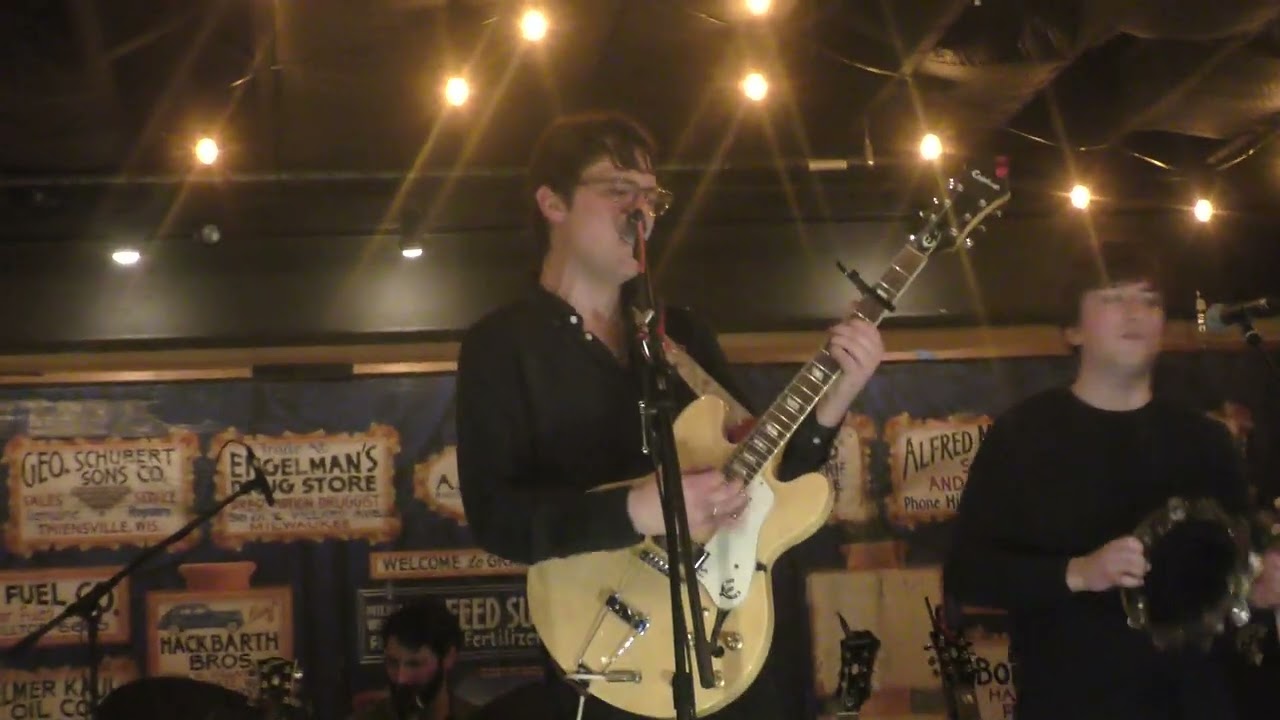 Trapper Schoepp-Settlin' or Sleepin' Around live in Milwaukee, WI 12-28-23