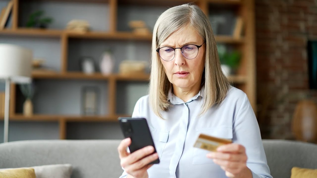 Declined: How to avoid the credit card swipe scam