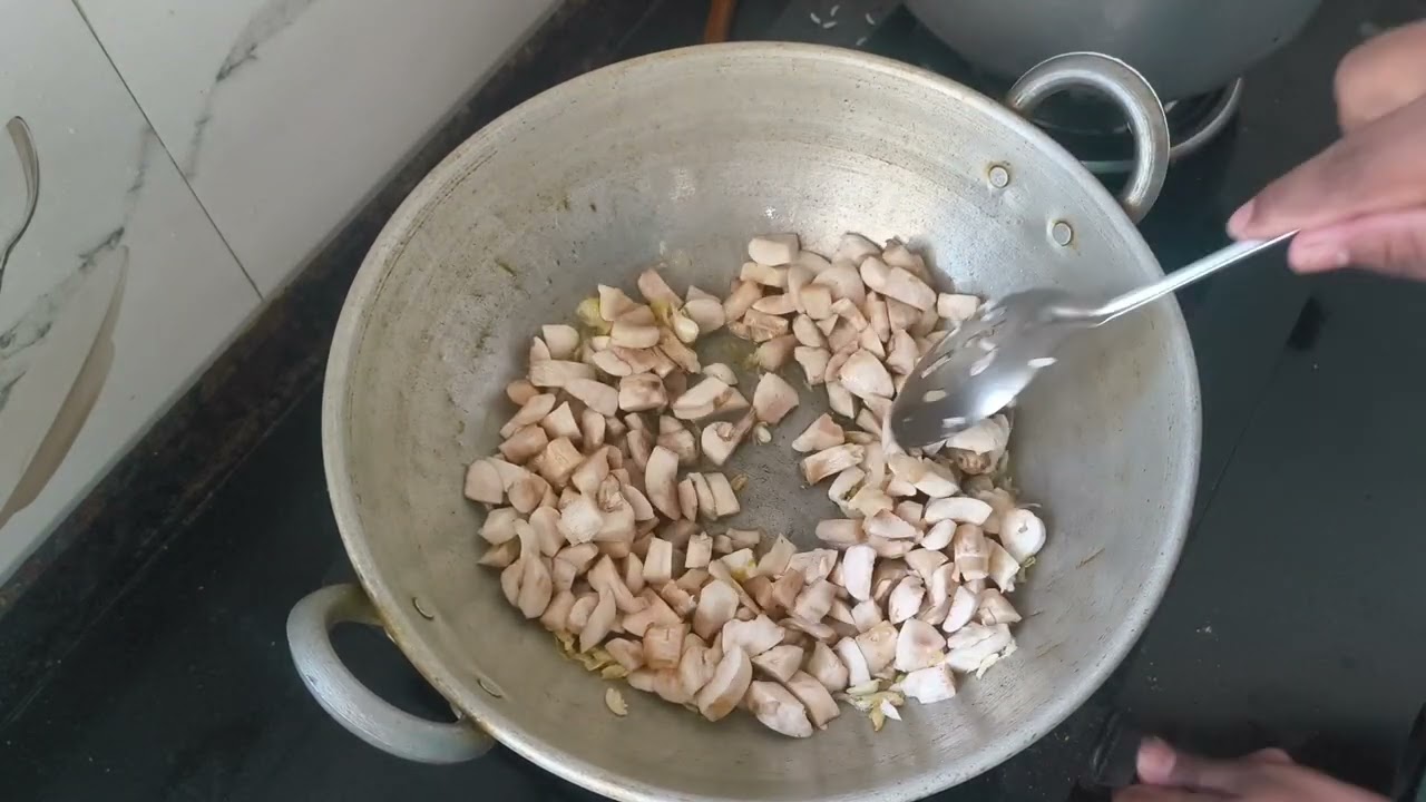 ಮಶ್ರೂಮ್ ಫ್ರೈಡ್ ರೈಸ್ | Mushroom Fried Rice