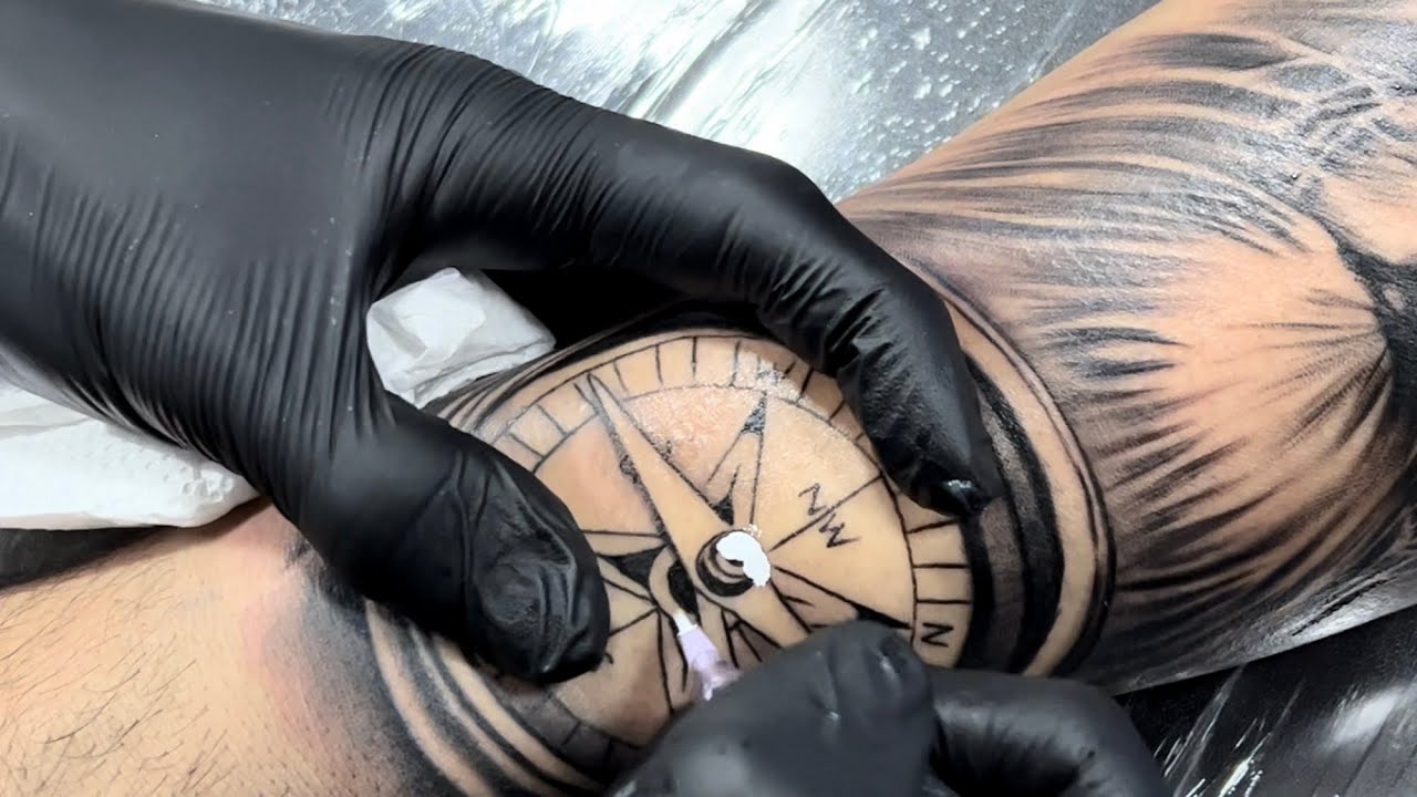 Procedimento de Tattoo fechamento de braço parte externa