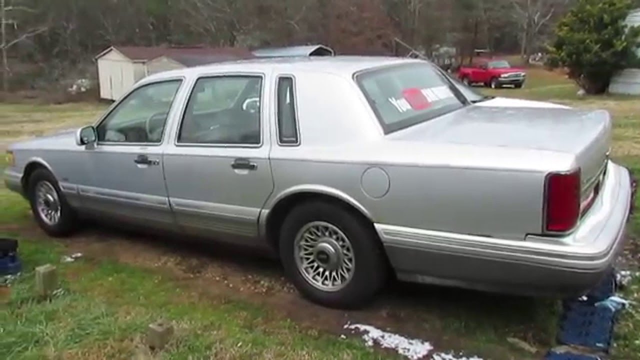 1995 Lincoln TownCar with Flowmasters