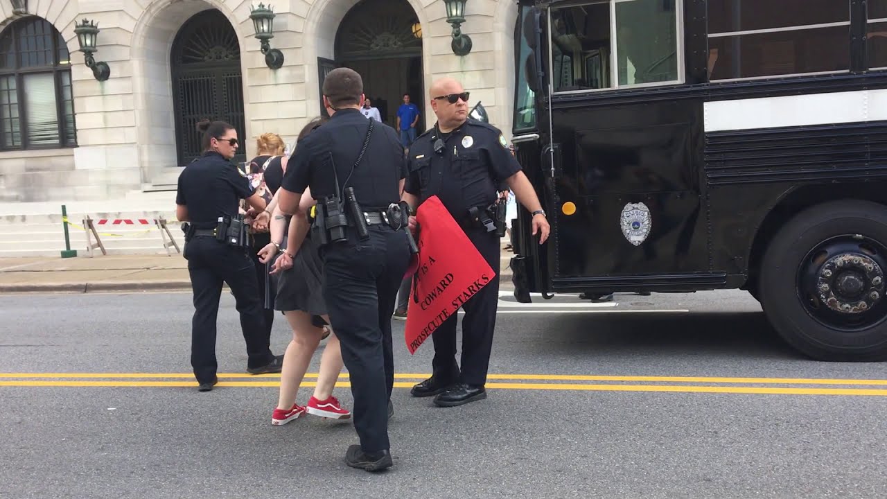 10 arrests during Little Rock police shooting protest