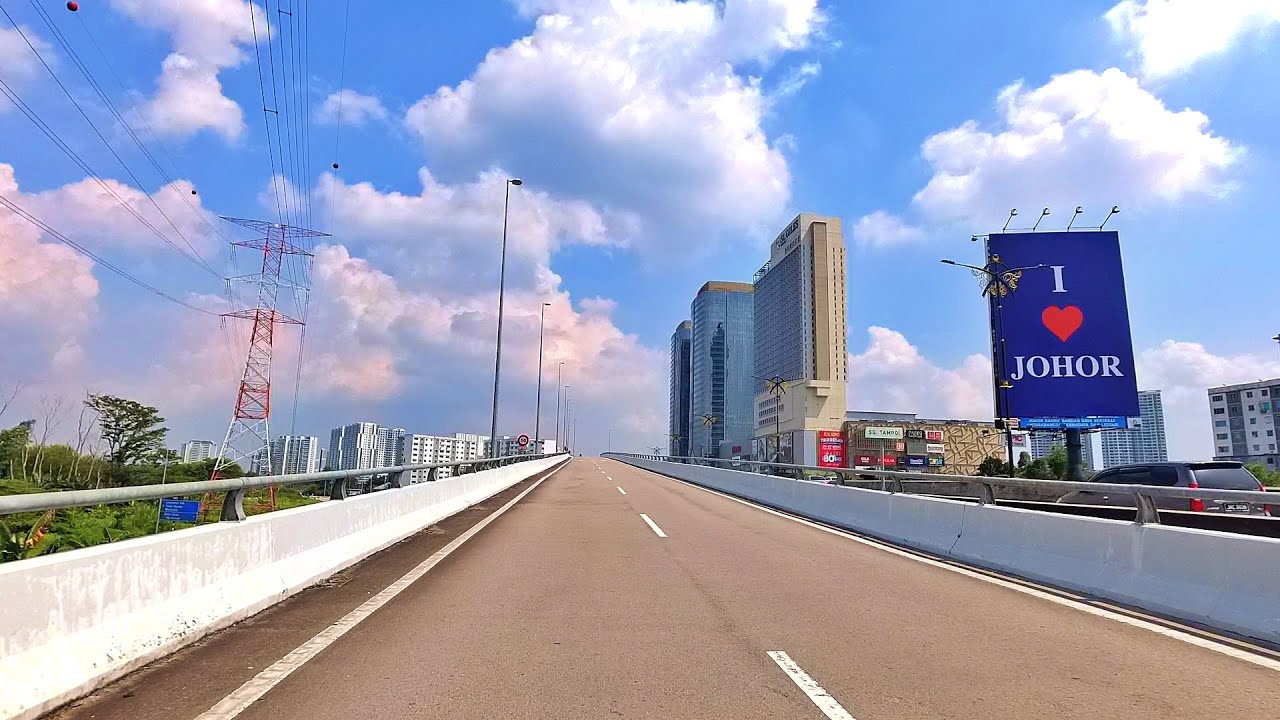 Drive from Taman Setia Tropika to Southkey Johor Bahru via MidValley