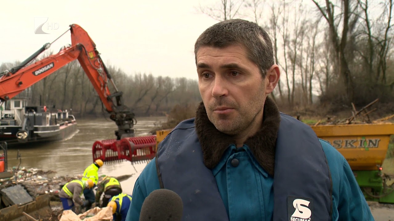 Újra szemetet hoz a Tisza