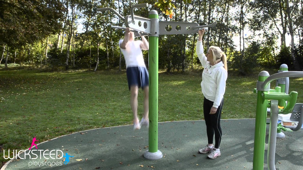 Triple Pull Ups - Outdoor Gym Equipment