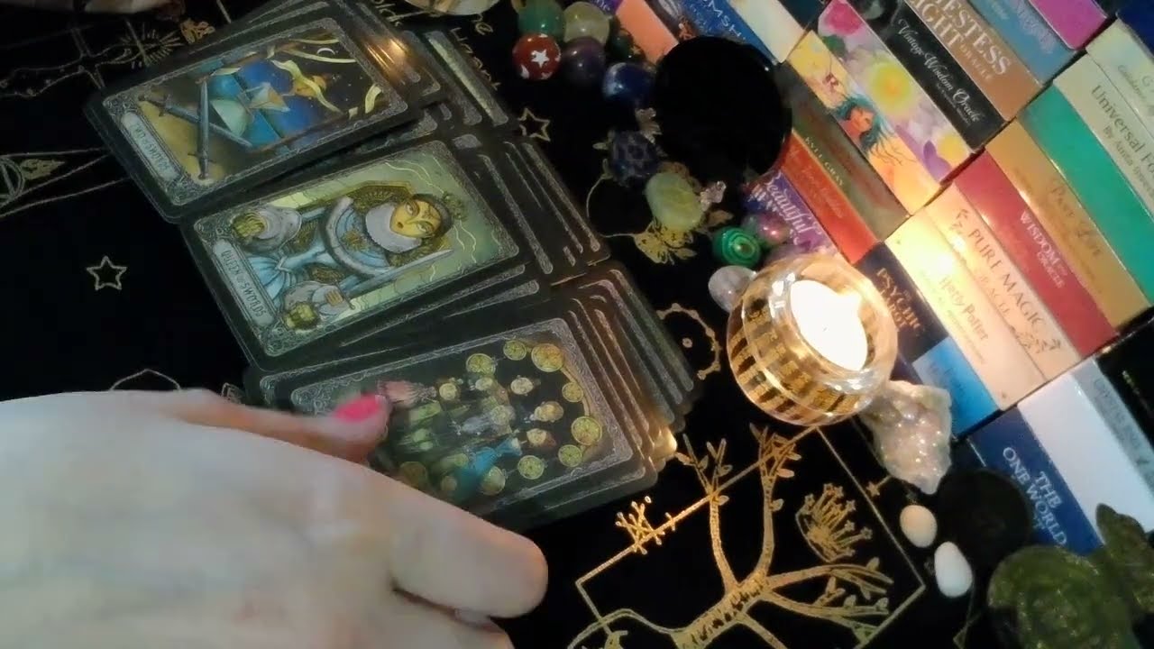 ОГО❗СОПЕРНИЦА В БЕШЕНСТВЕ ОТ БЕЗЫСХОДНОСТИ😬🖤 таро расклад ♥️ онлайн гадание
