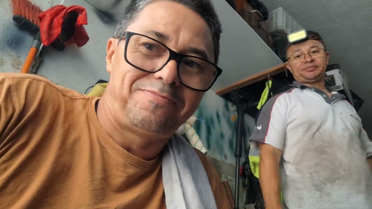 Trocando o fluindo de freio do corsa 2004