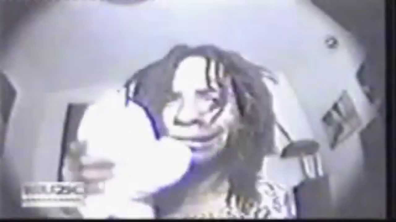 TODOS TUS MUERTOS SE QUE NO VAS A VOLVER  (VIDEOCLIP)