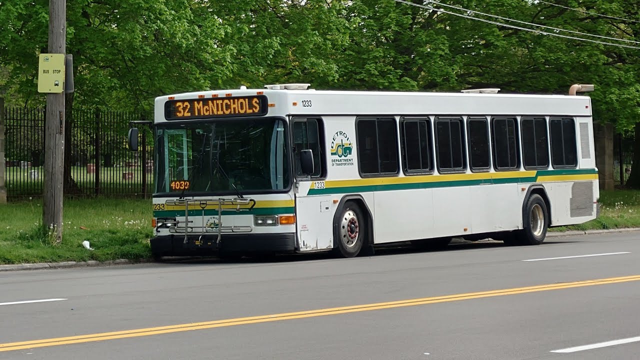 Ride On DDOT 2013 Gillig Low Floor 40' 1233 On Rt 32 McNichols to Mack Ave/Cadieux Rd