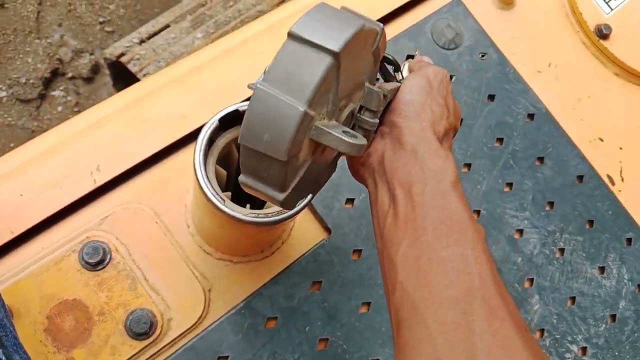 Cara menyalakan mesin excavator HYUNDAI R220-9S