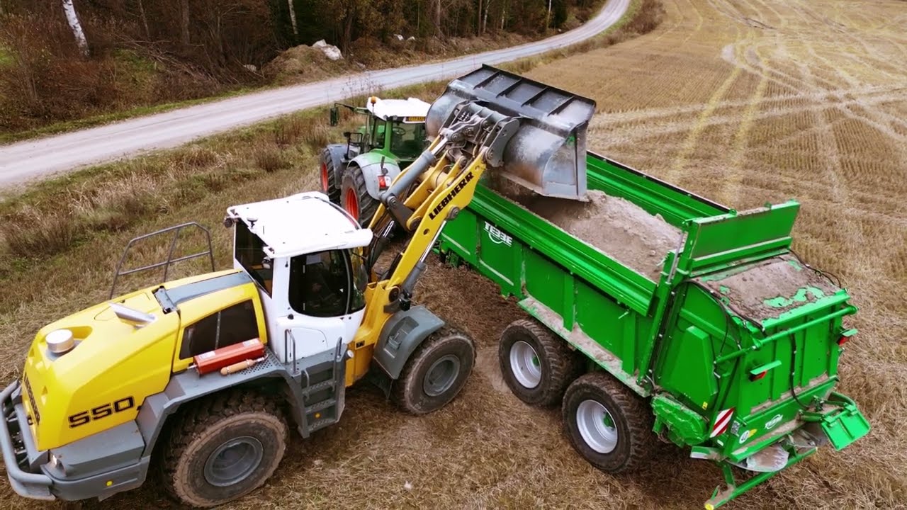 Tebbe HS220 tuhkanlevityksessä
