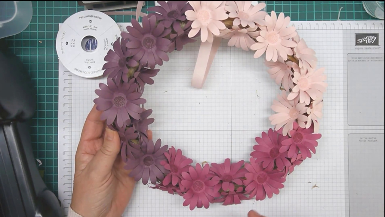 Papierblumen-Kranz mit der Gänseblümchen Stanze von Stampin Up!