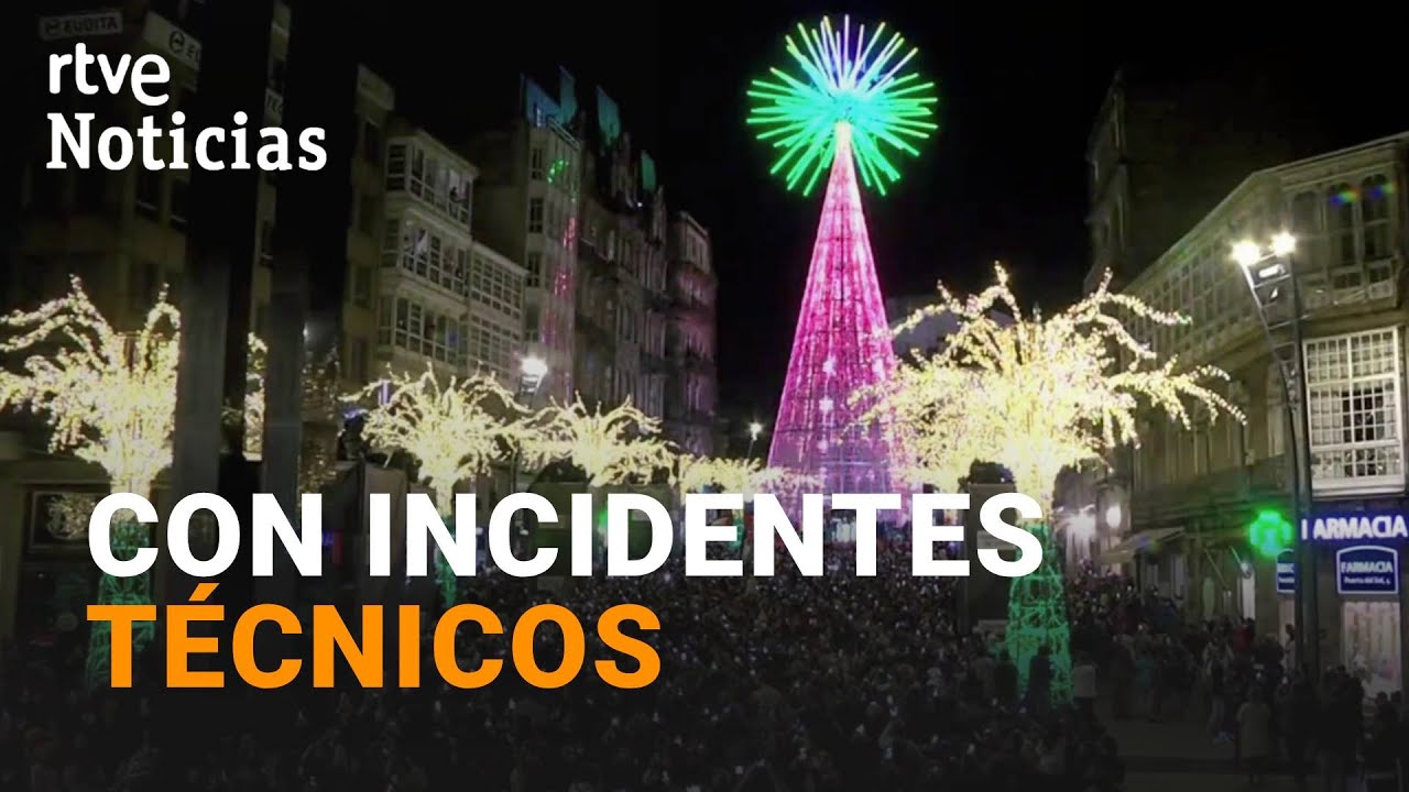 LUCES DE VIGO: CORTOCIRCUITO y APAGONES DEMORARON el ENCENDIDO del &Aacute;RBOL de NAVIDAD | RTVE Noticias