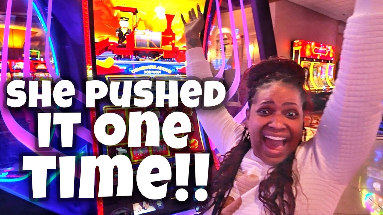 She Pushed $15 Bet One Time And Hit A HUGE Jackpot!!