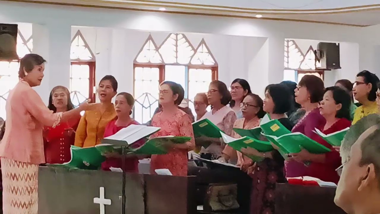 Parar Ma Ngolungkon : Koor Ina Exaudi HKBP Bengkulu Lingkar Barat 