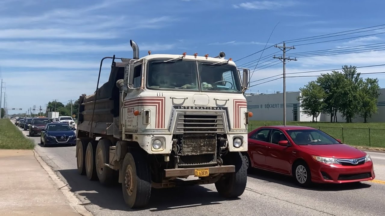 Summer Truck Spotting (Pt 3) | Transtar II,  Nathan P5, and old iron. | Arkansas Big Rigs