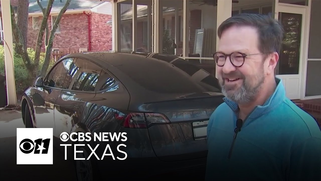 Tesla owner removes decals in protest of Elon Musk