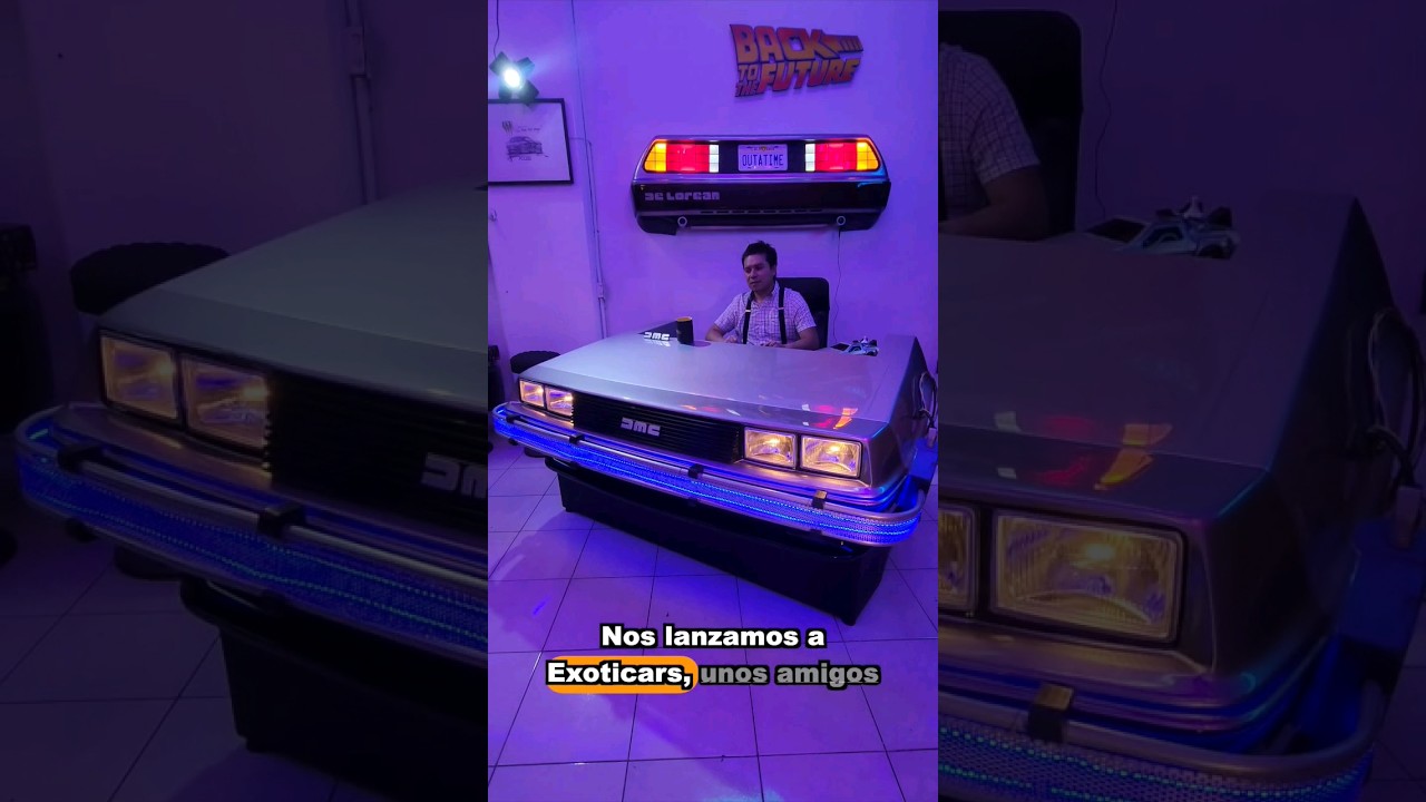Un Delorean escritorio y repisas de autos de pel&iacute;cula #soyretro #bttf #delorean