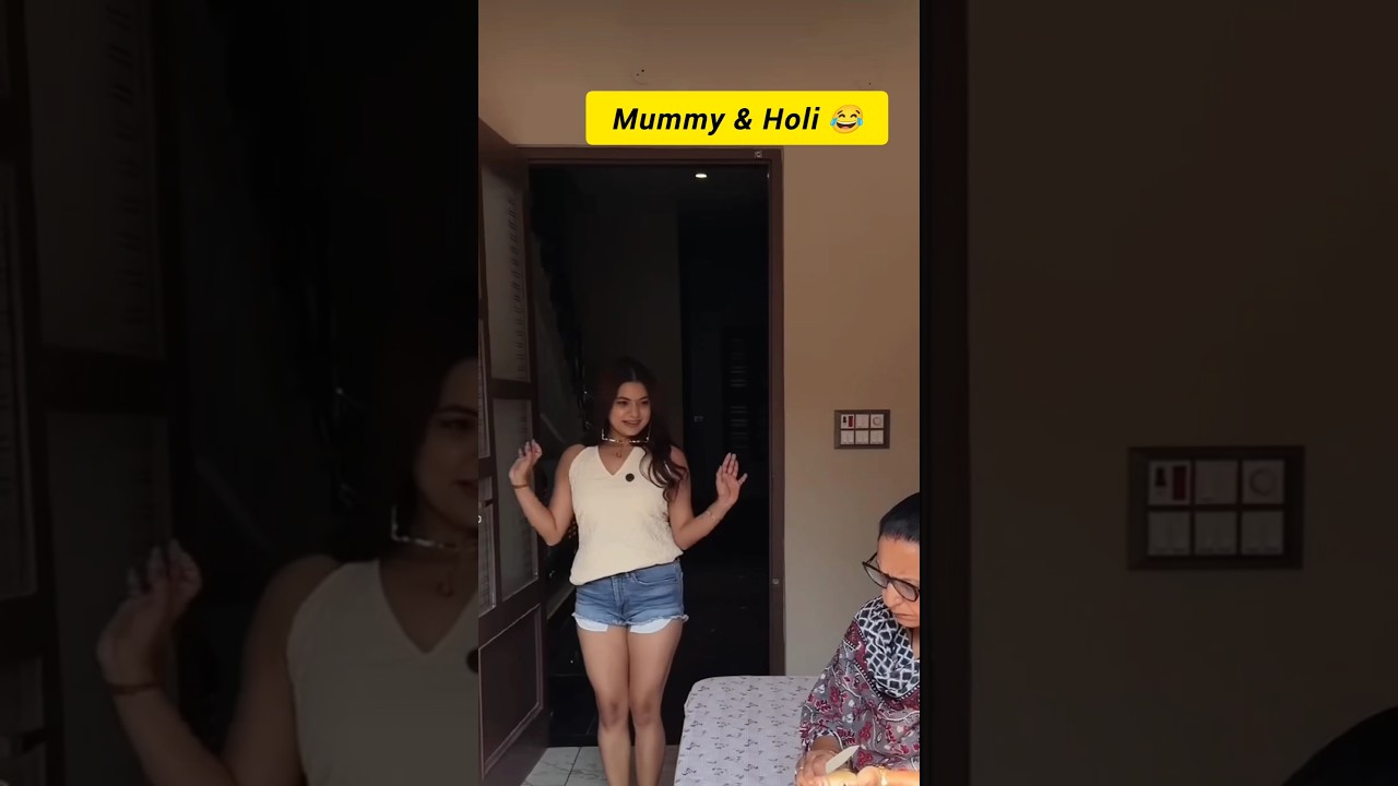mummy & holi 😂 #funny #comedy #trending #viralvideo #shortvideo #youtubeshorts #youtube #shorts