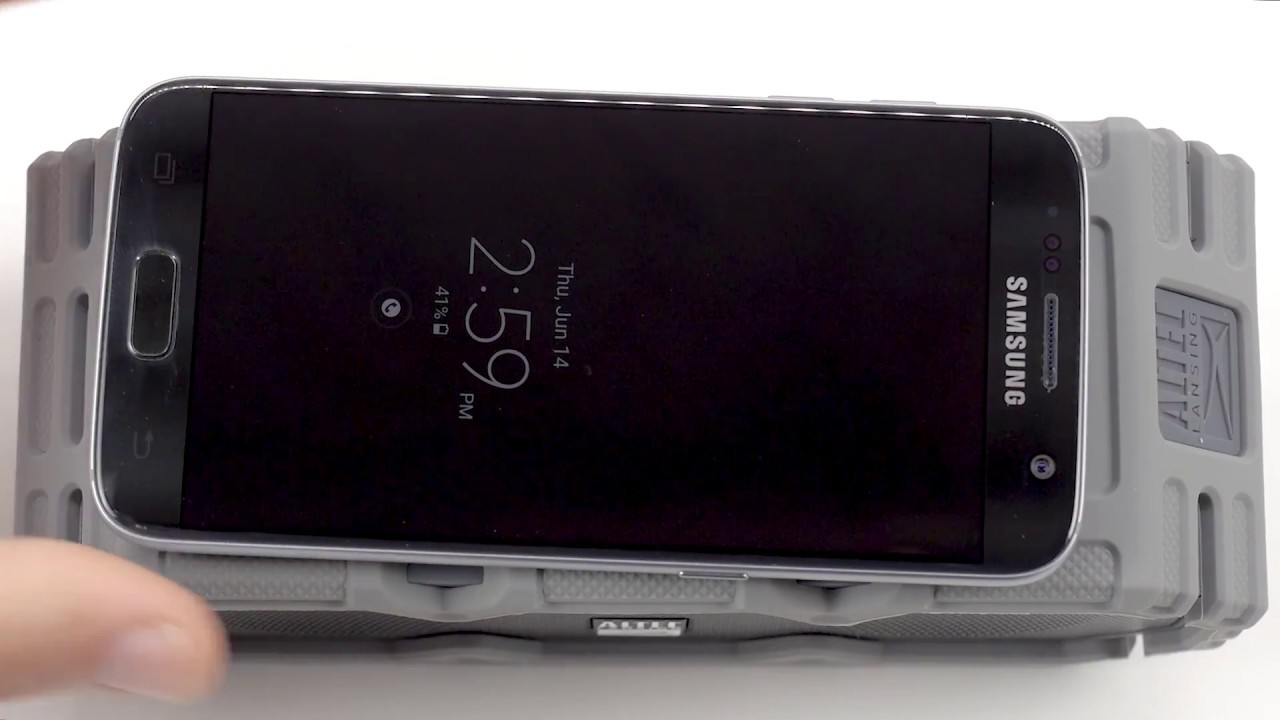 Using the IMW580 LifeJacket Jolt Bluetooth Speaker - Part 1 UNBOXING Qi Charging and Buttons