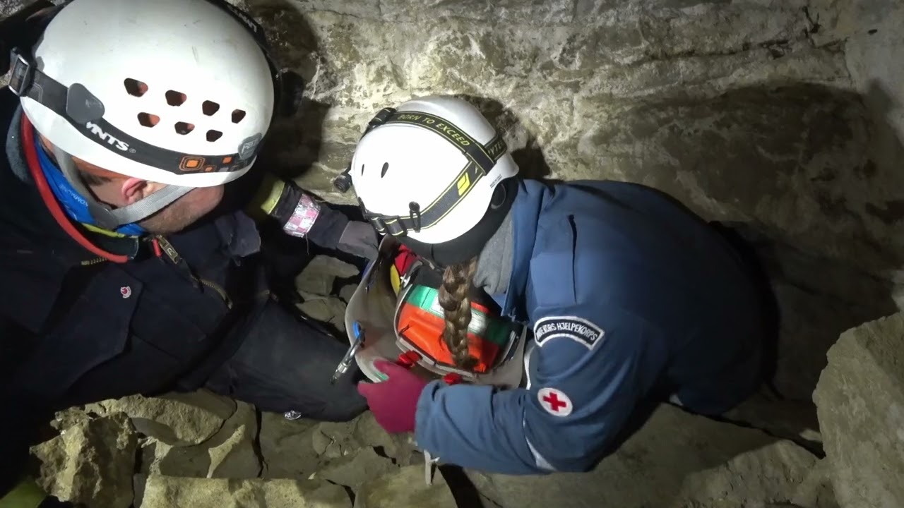 Cold Cave Rescue training