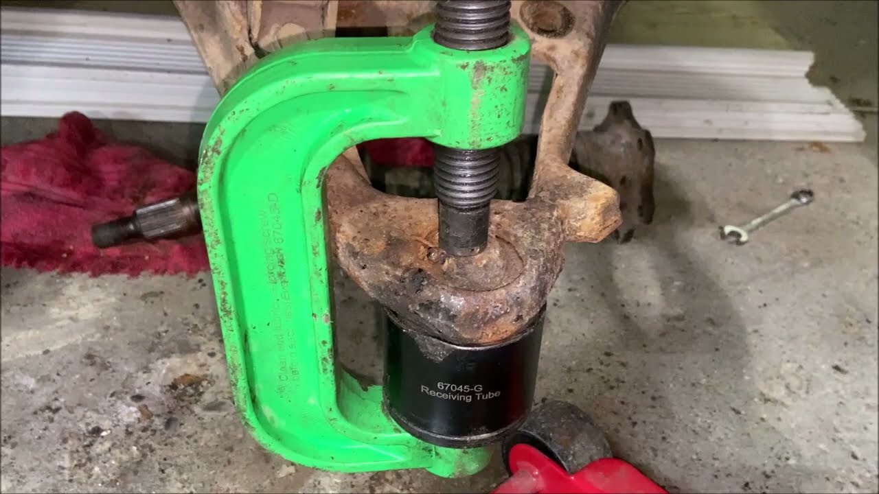 OldGuyDIY Replace $35 Moog Lower Ball Joints 2003 Suburban Yukon XL 2500 Use Loaner Tool Not $1,000