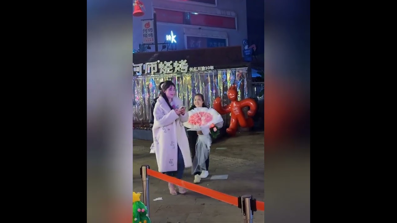 中國重慶夜生活，美女很多Nightlife in Chongqing, China, with many beautiful women#travel