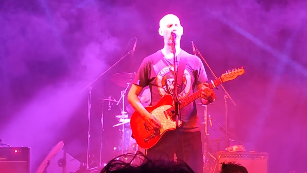 Oblong of Dreams - Half Man Half Biscuit, live @ Neuadd Ogwen, Bethesda 04/04/2025