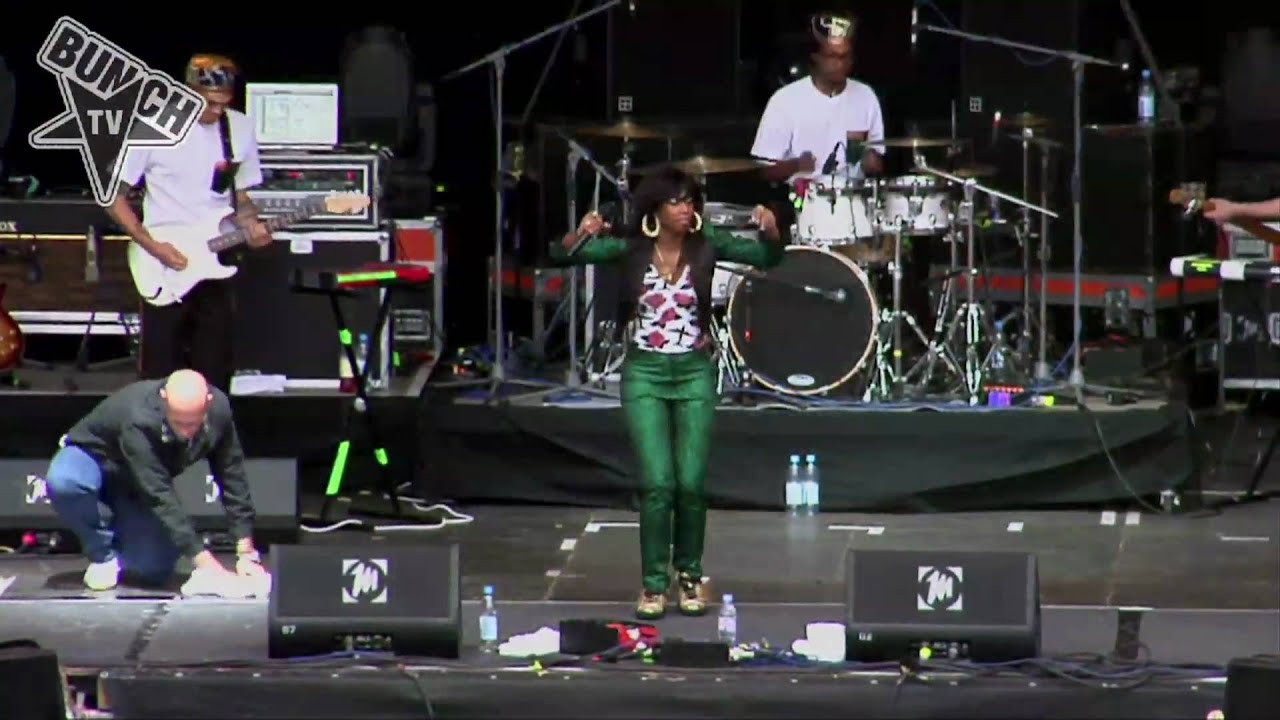 Santigold - L.E.S. Artistes Live