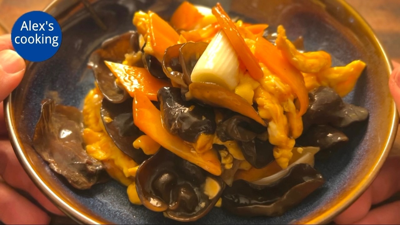 This Wood Ear Mushroom & Egg Stir-Fry Is So Juicy and Delicious